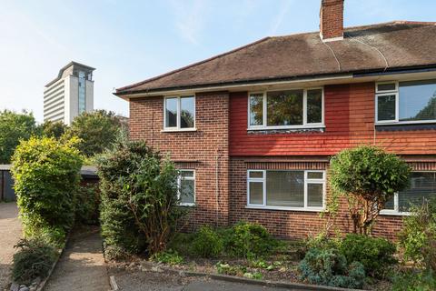 7 The Dell, Brentford, TW8 8DY