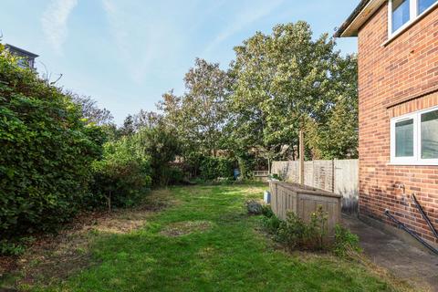 7 The Dell, Brentford, TW8 8DY