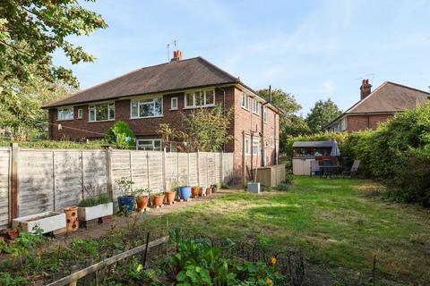 7 The Dell, Brentford, TW8 8DY
