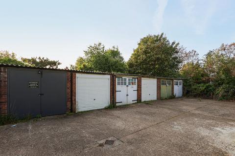 7 The Dell, Brentford, TW8 8DY