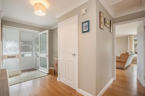 97 Broadpark Road, Torquay, TQ2 6UU