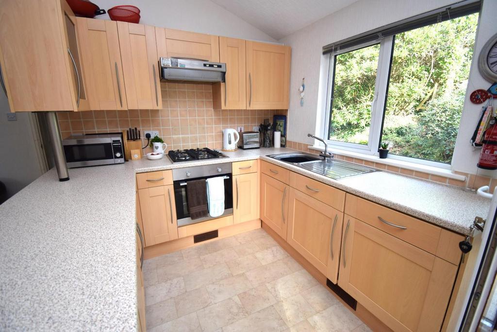 Kitchen 1.JPG