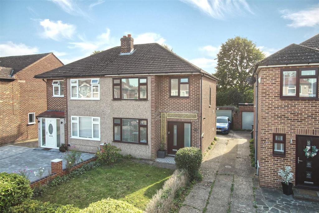 Bullwell Crescent, Cheshunt 3 bed semidetached house for sale £485,000