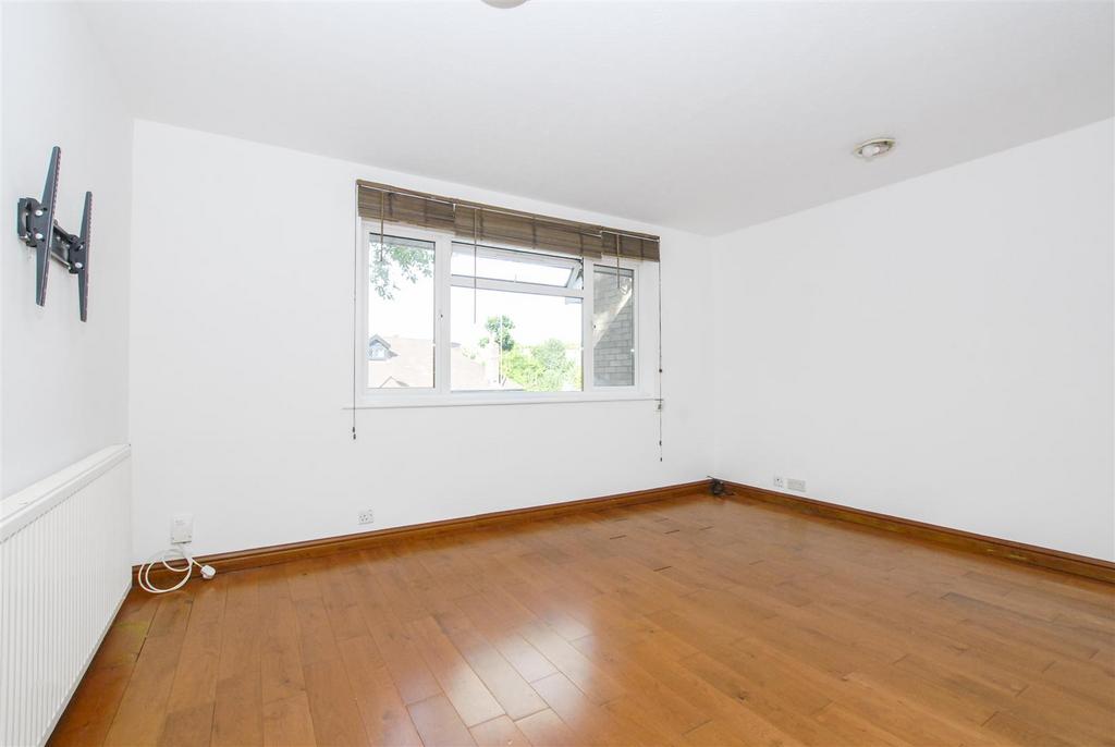 St. Lawrence Way, Bricket Wood, St. Albans 1 bed flat for sale £235,000