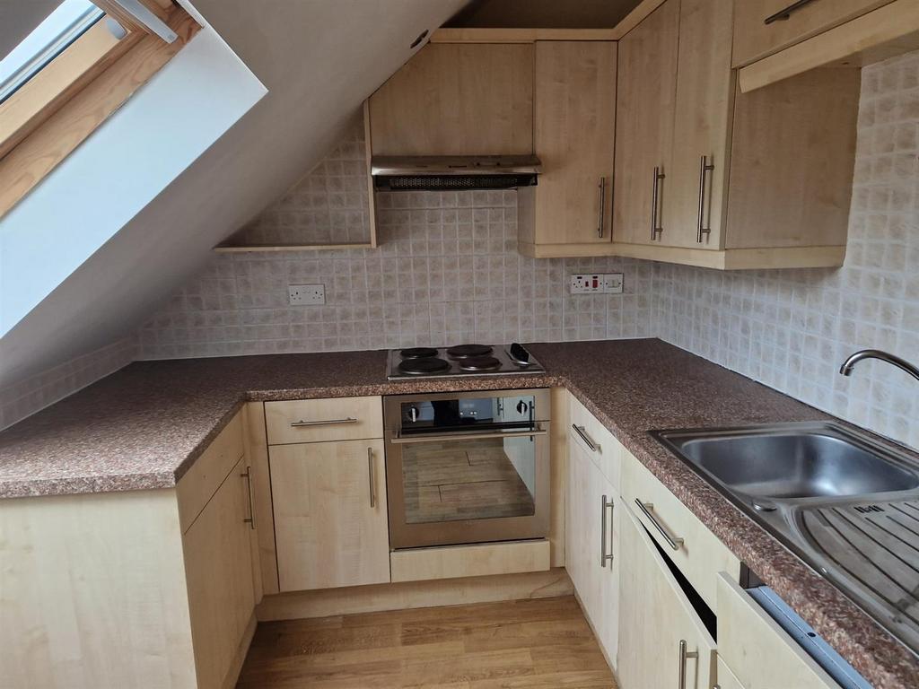 Grace Road, Tipton 1 bed flat £800 pcm (£185 pw)