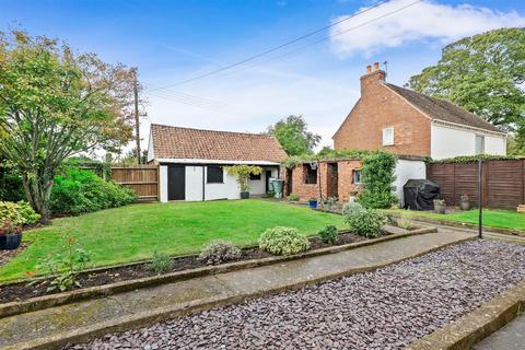 4 bedroom detached house for sale - Main Road, Kempsey, Worcester