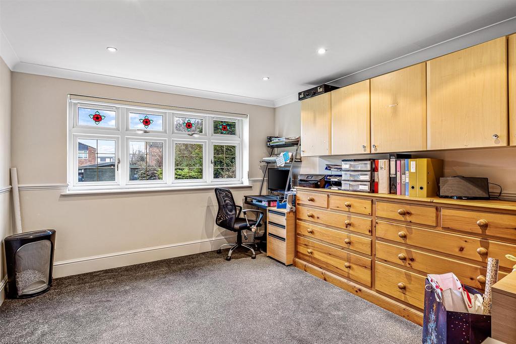 Hertford Road, Stevenage 5 bed semidetached house £800,000