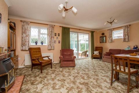 124 North Way, Seaford, BN25 3JW