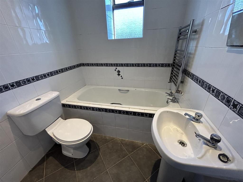Thomas Street, Lees, Oldham 3 bed terraced house for sale £159,950