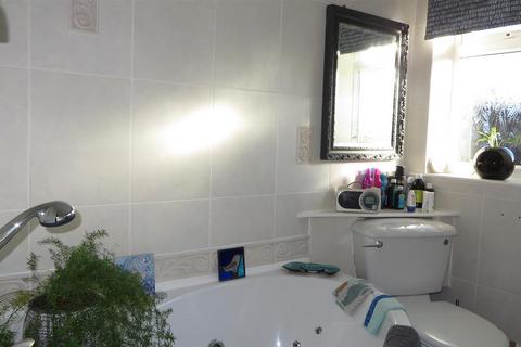 19 Bishops Close, Seaford, BN25 2NW