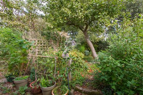 4 Meadow Way, Seaford, BN25 4QT