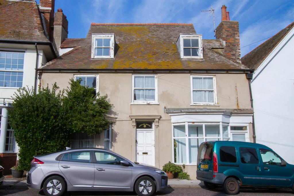 Steyne Road, Seaford BN25 7 bed link detached house for sale £425,000