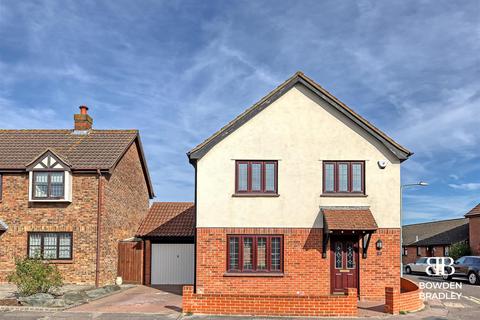 5 Wickets Way, Ilford, IG6 3DF