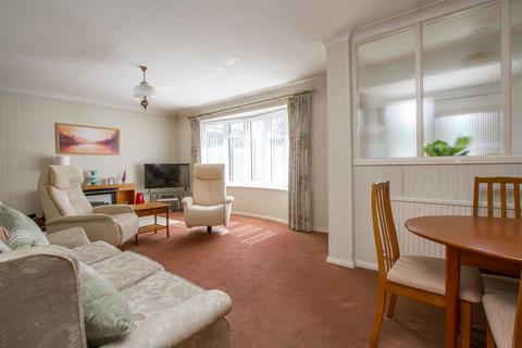 59 Princess Drive, Seaford, BN25 2TT