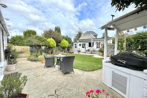 498 Charminster Road, Bournemouth, BH8 9SJ