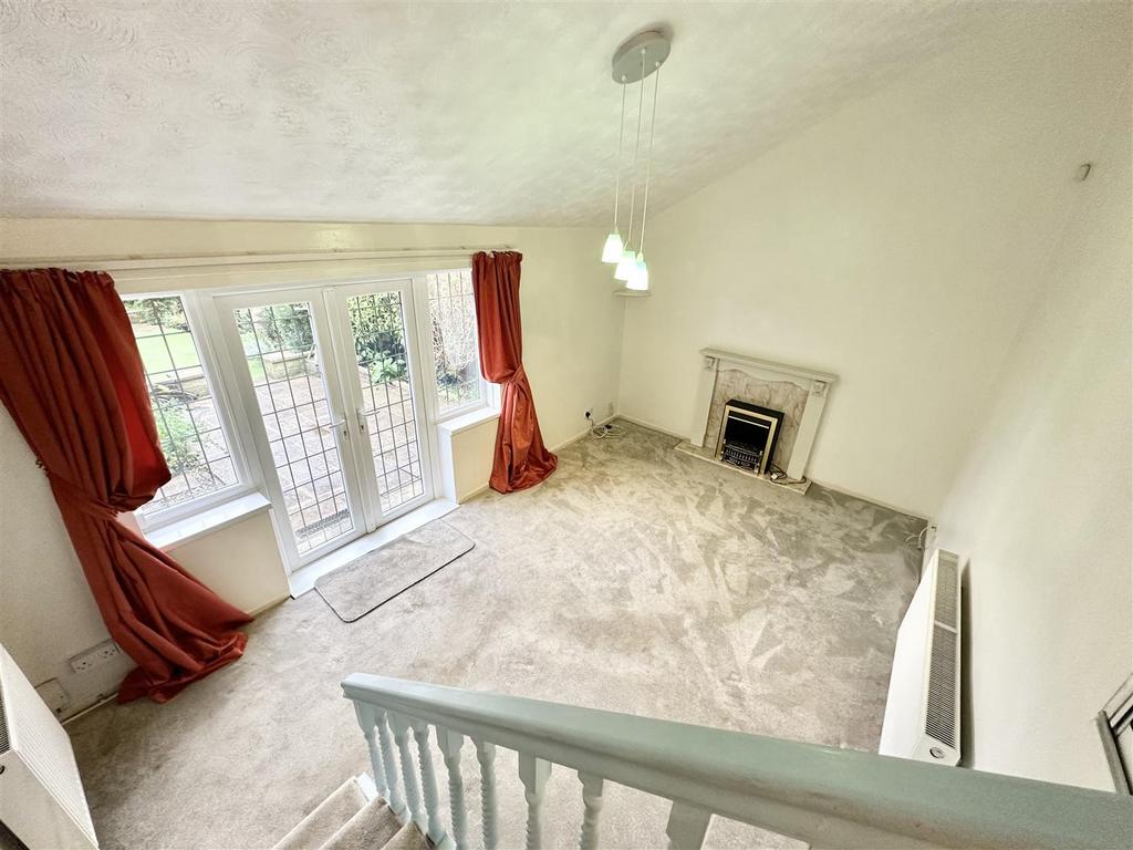 Marples Avenue, Mansfield Woodhouse... 3 bed detached house £895 pcm (£207 pw)