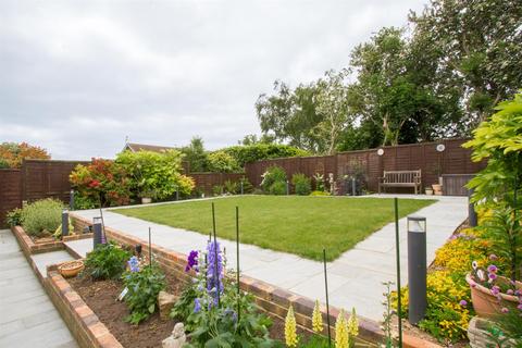 39 North Way, Seaford, BN25 3HP