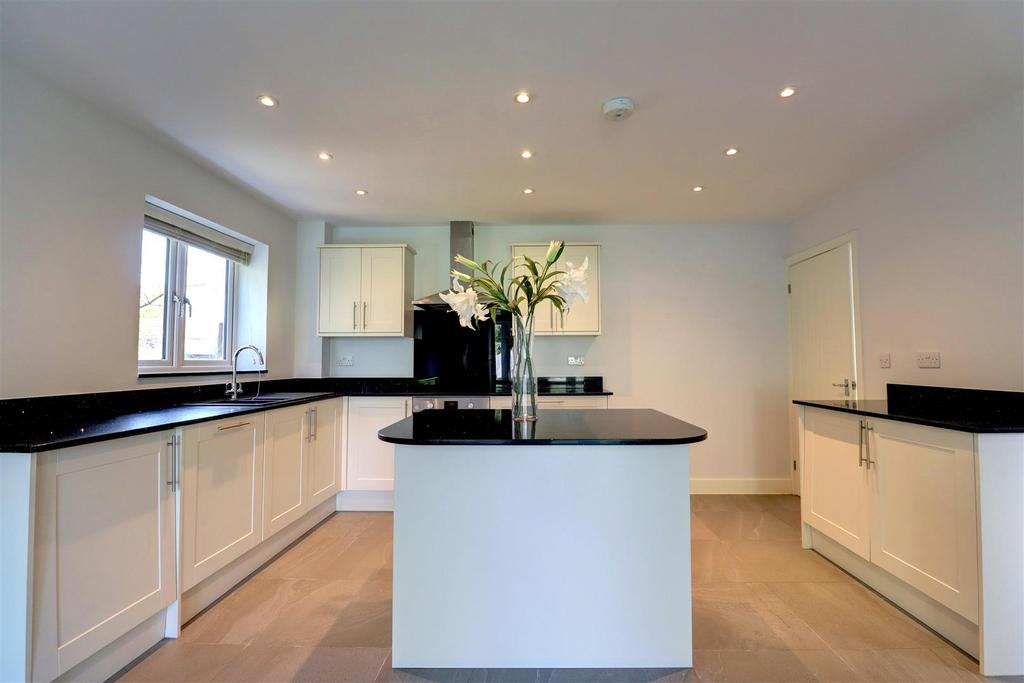 Kitchen dining room