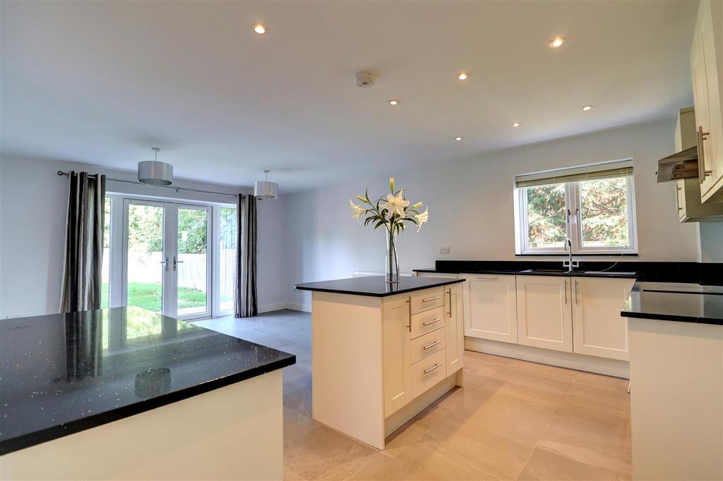 Kitchen dining room