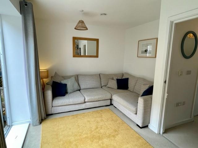 Living room (1).jpg