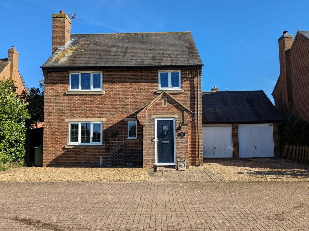 Hanslope Road, Castlethorpe, Milton Keynes 4 bed detached house for