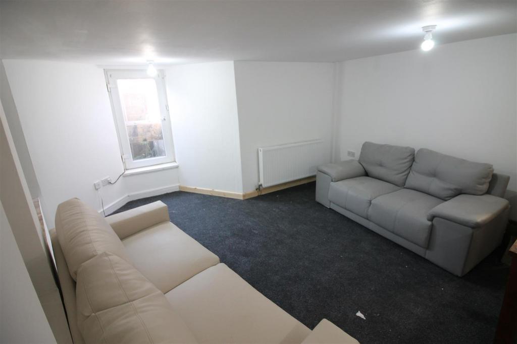 30 RPA-Living Room 3.JPG