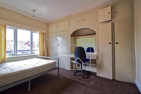 5 bedroom house to rent, Mayville Avenue, Hyde Park, Leeds
