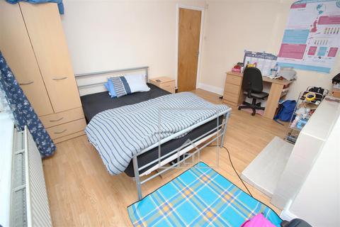 5 bedroom house to rent - Mayville Avenue, Hyde Park, Leeds