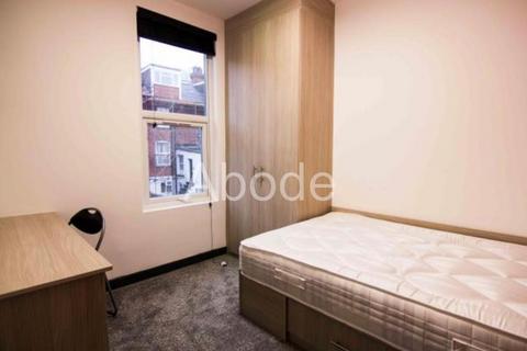 4 bedroom house to rent, Royal Park Terrace, Hyde Park, Leeds