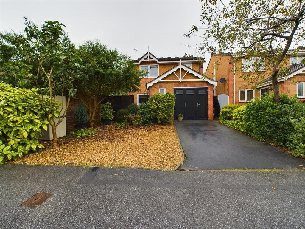 Foxwood Drive, Wrexham 3 bed detached house £240,000