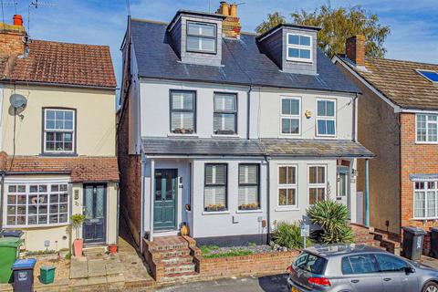 72 Horsecroft Road, Hemel Hempstead, HP1 1PY