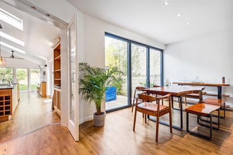 4 bedroom semi-detached house to rent - Staveley Road, London, W4