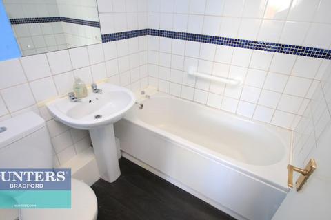 75 Ascot Parade, Bradford, BD7 4NJ