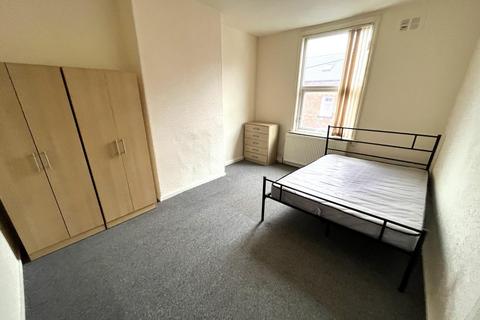 74 Bayswater Row, Leeds, LS8 5LF