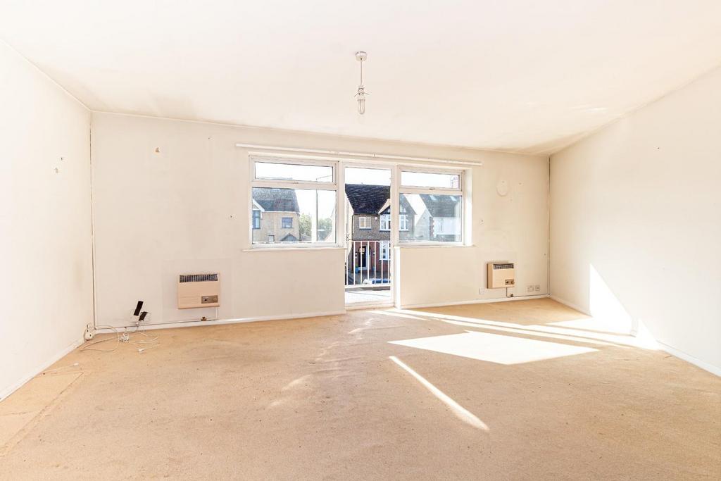 Stanbridge Road, Leighton Buzzard 3 bed apartment for sale £145,000