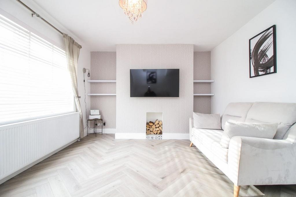 Park Avenue, Shiremoor, Newcastle... 2 bed semidetached house £900