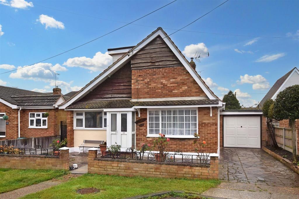 Tilburg Road, Canvey Island SS8 3 bed chalet for sale £360,000