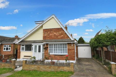 3 bedroom chalet for sale, Tilburg Road, Canvey Island SS8