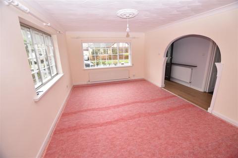 3 bedroom chalet for sale, Tilburg Road, Canvey Island SS8