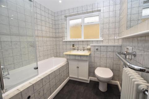 3 bedroom chalet for sale, Tilburg Road, Canvey Island SS8