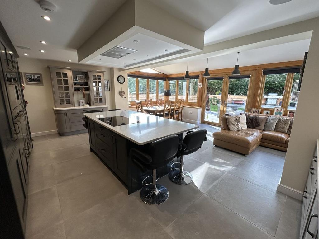 Dol Pistyll, Llanfihangel Talyllyn, Brecon, LD3 7 bed detached house