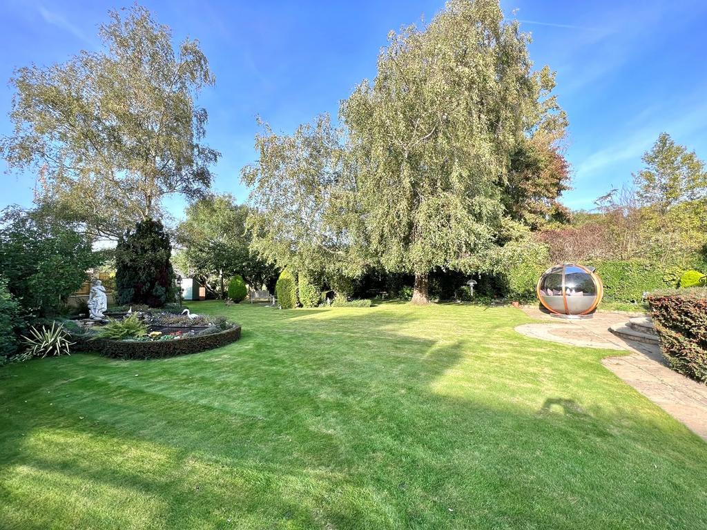 Broad Street, Uffington, SN7 5 bed detached house for sale £850,000