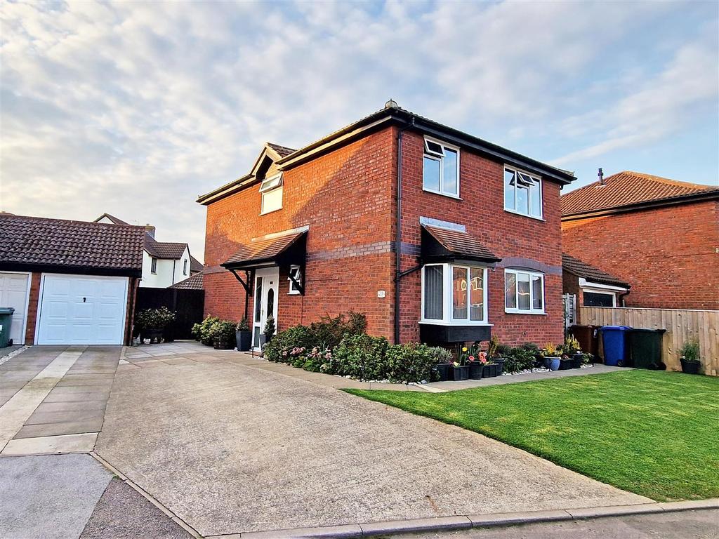 Benson Close, Bicester, Oxfordshire 4 bed detached house £439,500