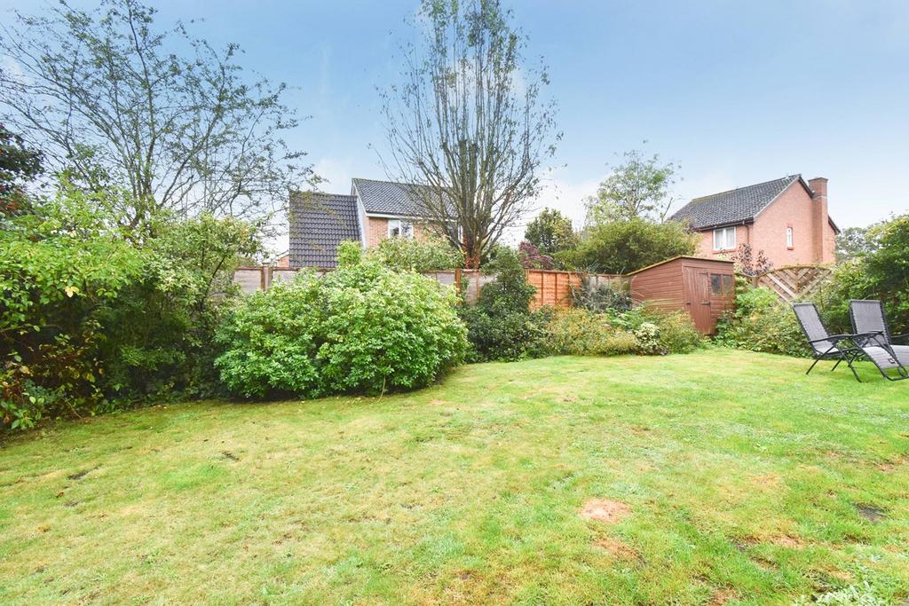 Regency Gardens, WALTONONTHAMES, KT12 4 bed detached house to rent