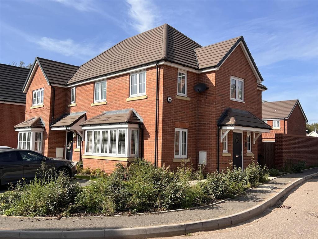 Farmhouse Close Cradley Heath 1.jpg