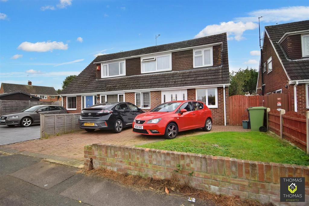 Craven Drive, Churchdown 3 bed semidetached house £290,000