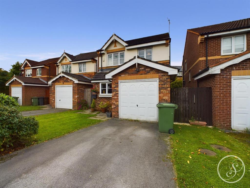 Cherry Grove, Leeds 3 bed detached house for sale £340,000
