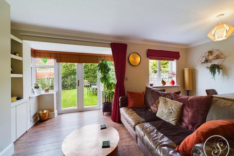 8 Cherry Grove, Leeds, LS6 2WA