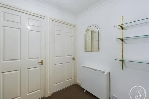 2 bedroom retirement property for sale, Nicholson Court, Fitzroy Drive, Leeds