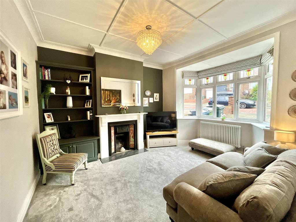 St Helens Crescent, Low Fell, NE9 4 bed semidetached house £400,000